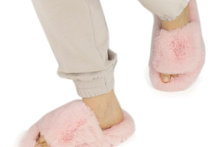 Kadın Ekstra Yumuşak Tüylü Ev Terliği 3cm