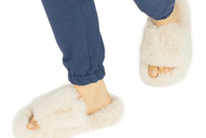 Kadın Ekstra Yumuşak Tüylü Ev Terliği 3cm